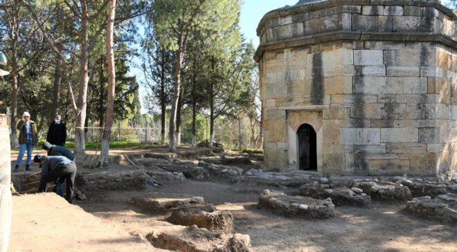 EMİR SULTAN TÜRBESİ ARKEOLOJİK KAZISI BAŞLADI