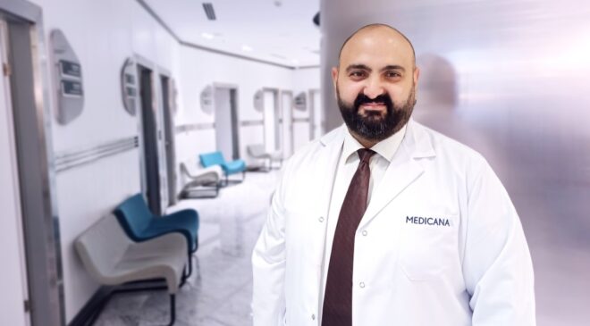 ‘İPLİ SKOLYOZ TEDAVİSİNDE İLK GERDİRMEDE EĞRİLİĞİN YÜZDE 60-80’İ DÜZELTİLİR’