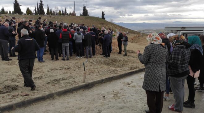 CANSIZ BEDENİ DRONE İLE BULUNAN KAYIP AVCI SON YOLCULUĞUNA UĞURLANDI
