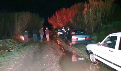 BİR ANDA YÜKSELEN SULARIN ORTASINDA KALDILAR