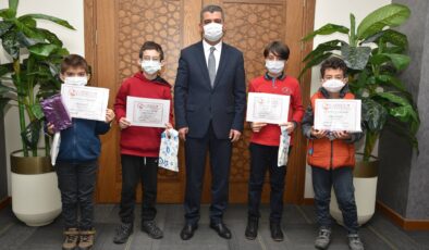 ULUSLARARASI MATEMATİK OLİMPİYATINDA 5 DÜNYA BİRİNCİLİĞİ DENİZLİ’DEN