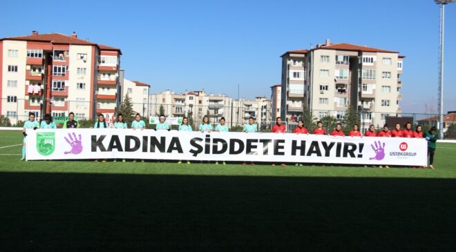 AVRUPA’NIN EN İYİ TÜRK KADIN FUTBOLCUSU DEFTERLİ ŞİDDETE ”HAYIR” DEDİ