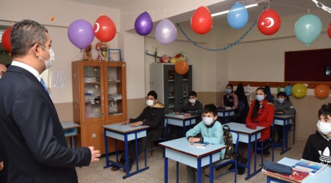 AİLELER YARIYIL TATİLİNDE ÇOCUKLARINA DESTEK OLMALI