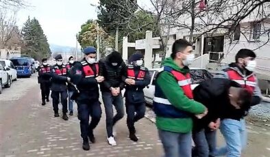 İMZAYI ATIP HIRSIZLIĞA GİTTİLER