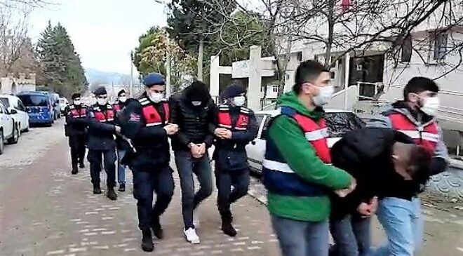 İMZAYI ATIP HIRSIZLIĞA GİTTİLER