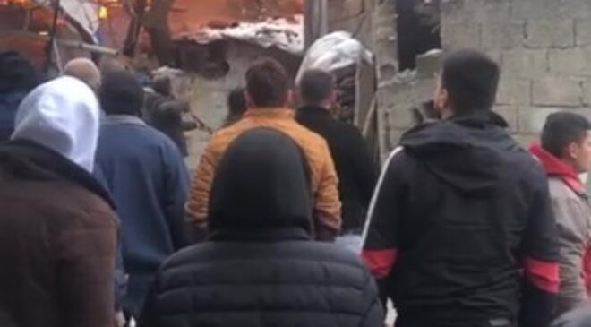 ALEVLERİN YÜKSELDİĞİ 2 EV KÜLE DÖNDÜ
