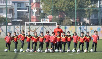 SARAYKÖY SPOR MİNİK FUTBOLCULARI AĞIRLADI