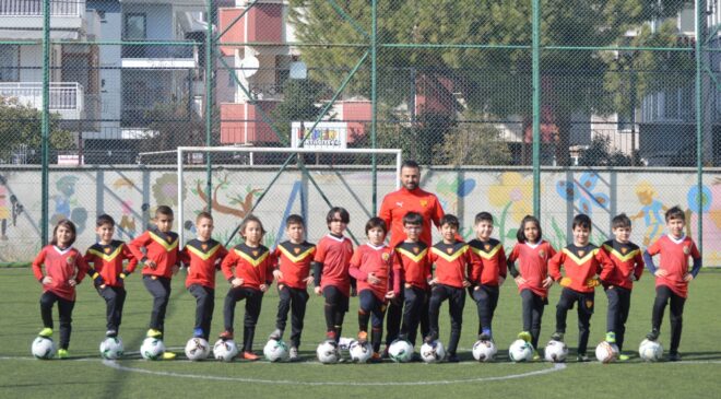 SARAYKÖY SPOR MİNİK FUTBOLCULARI AĞIRLADI