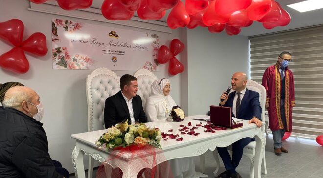 14 ŞUBAT ÇİFTLERİNE JEST