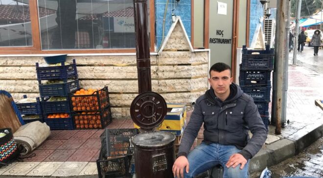 PAZARCI ESNAFI ISINMANIN YOLUNU SOBA YAKMAKLA BULDU