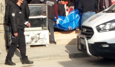 MARKETTEN ÇIKARKEN DÜŞEN YAŞLI ADAM HAYATINI KAYBETTİ
