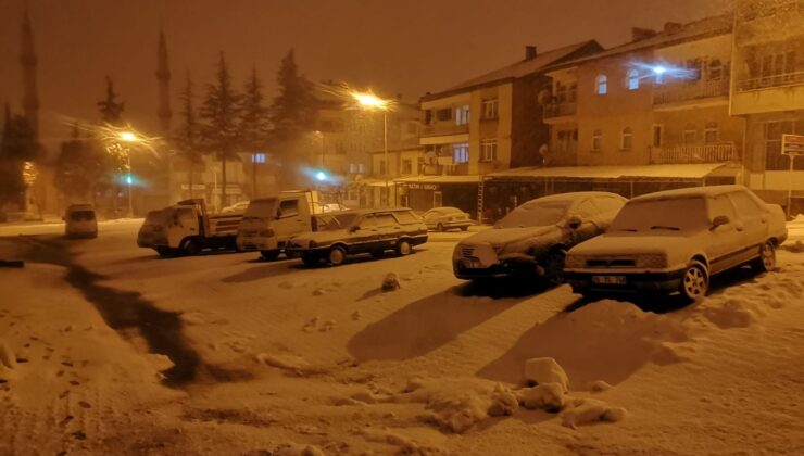  ÇAMELİ’NDE ÖĞRENCİLERE KAR TATİLİ  