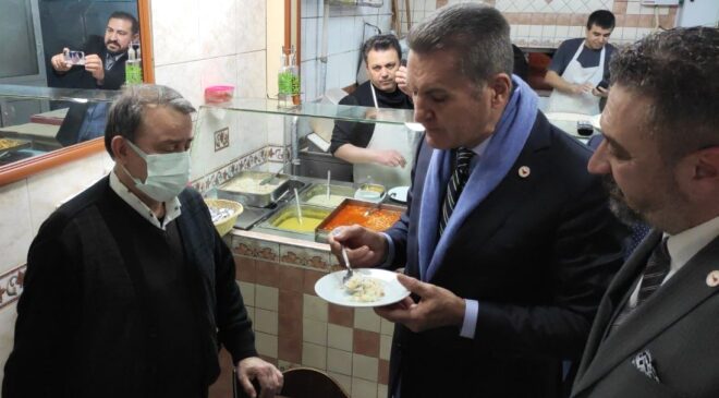 MUSTAFA SARIGÜL ESNAF LOKANTISINDA PİLAV YEDİ