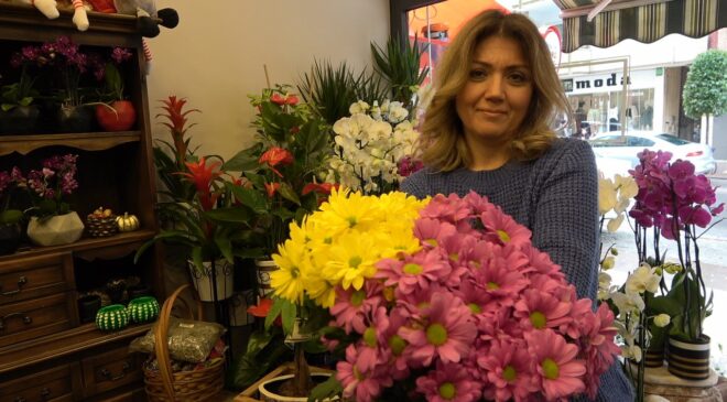 ÇİÇEK FİYATLARI KATLANDI, SEVGİLİLERİN ELİ BOŞ KALDI