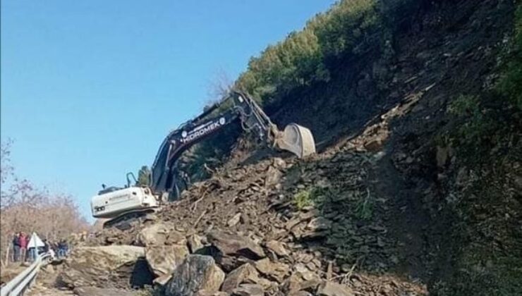 DENİZLİ-BABADAĞ YOLUNDA HEYELAN