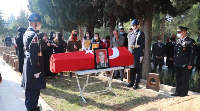 14 YIL SONRA ŞEHİT SAYILAN ASKERİN NAAŞI ŞEHİTLİĞE TAŞINDI