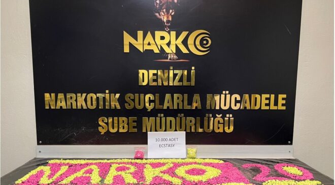 ASMA TAVANINDAKİ GİZLİ BÖLMEDEN UYUŞTURUCU VE PARA ÇIKTI