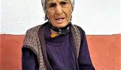 ODUNLARI GÖSTERİP 2 YAŞLI KADININ KEFEN PARASINI ÇALDILAR