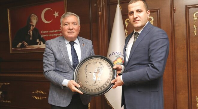 KAYMAKAM HAMİT GENÇ’TEN BAŞKAN KEPENEK’E İADE-İ ZİYARET