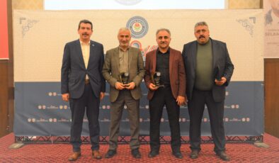 EĞİTİM-BİR-SEN DENİZLİ ŞUBESİ 30. YILINI KUTLADI