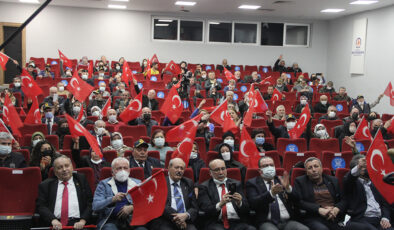 18 MART ÇANAKKALE ZAFERİ ŞİİRLERLE VE TÜRKÜLERLE KUTLANDI