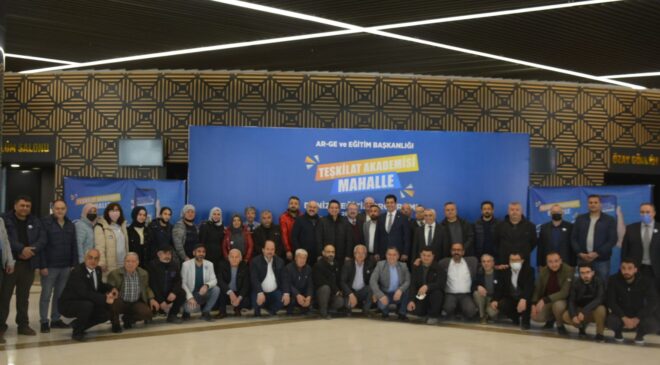 AK PARTİ EĞİTİM PROGRAMINA YOĞUN İLGİ