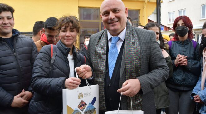 BAŞKAN ŞEVİK, PAÜ COĞRAFYA BÖLÜMÜ ÖĞRENCİLERİNİ AĞIRLADI