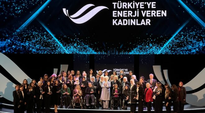 ‘TÜRKİYE’NİN EN BÜYÜK PROJELERİNDE KADINLARIN DOKUNUŞUNU GÖRECEKSİNİZ’