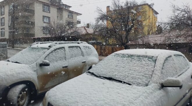 DENİZLİ BAHARI KAR İLE KARŞILANDI