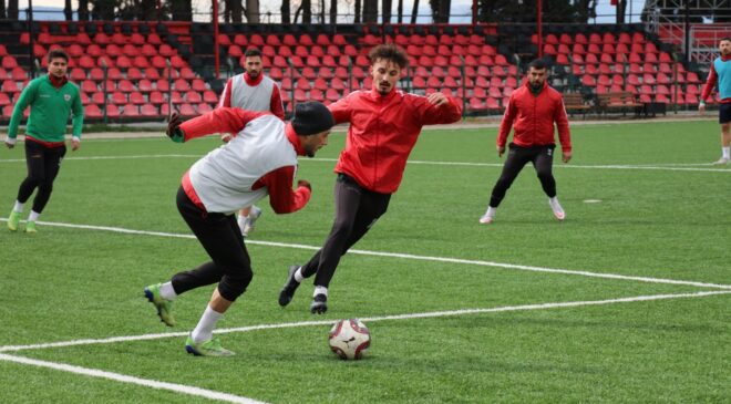 ZİRVE YARIŞINI SÜRDÜREN SARAYKÖYSPOR, LİDERİ GÖZÜNE KESTİRDİ