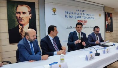 AK PARTİ SEÇİM ÇALIŞMALARINI GÖZDEN GEÇİRDİ