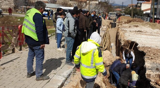 GÖÇÜĞÜN ALTINDA KALAN İŞÇİ HAYATINI KAYBETTİ
