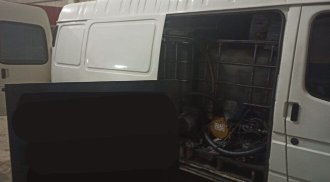 2 TON 800 LİTRE KAÇAK AKARYAKIT ELE GEÇİRİLDİ