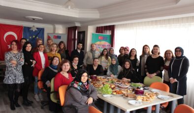 DEKAD 8 MART’I KORUYUCU AİLELERLE BİRLİKTE KUTLADI