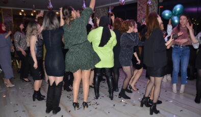 DJ ÜMRAN KADINLAR MATİNASINDA ÇOŞTURDU