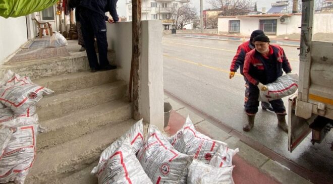 HONAZ BELEDİYESİ’NİN KIŞ DESTEĞİ SÜRÜYOR