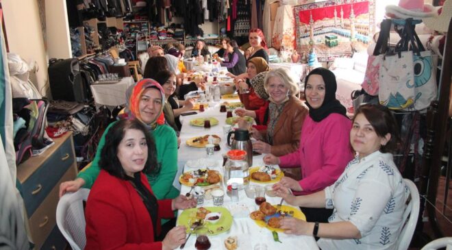 GÖNÜL KÖPRÜSÜ KADINLARI KAHVALTIDA BULUŞTU