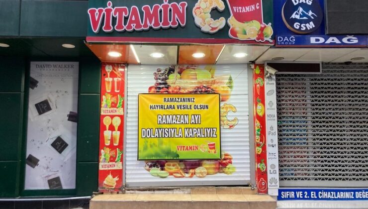 RAMAZAN DOLAYISIYLA KAPALI ESNAFLAR TAKDİR TOPLADI