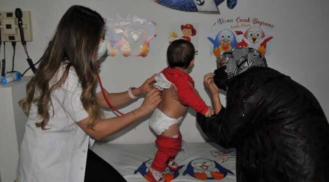 SERVERGAZİ DEVLET HASTANESİ’NDE ÇOCUKLAR EMİN ELLERDE
