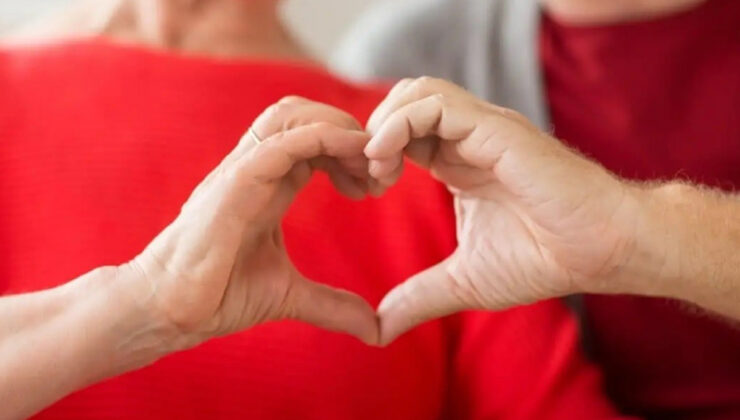 GENÇLERDE SIK TÜKETİLEN ENERJİ İÇECEĞİ KALP KRİZİ RİSKİNİ ARTIRIYOR