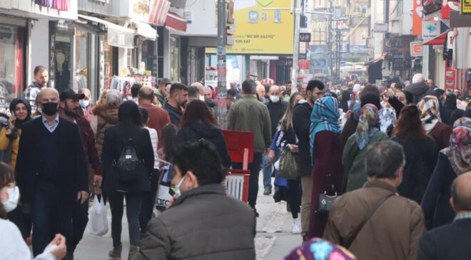 “ORUÇ TUTAN İNSANLAR SİGARAYI DAHA HIZLI BIRAKIYOR”