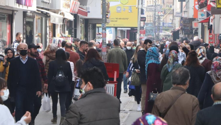“ORUÇ TUTAN İNSANLAR SİGARAYI DAHA HIZLI BIRAKIYOR”