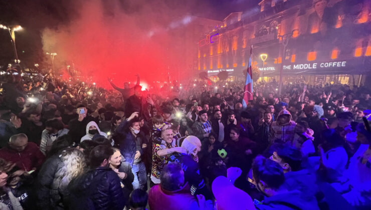 TRABZON’DA TARAFTARLAR ŞAMPİYONLUĞUN PROVASINI YAPTI