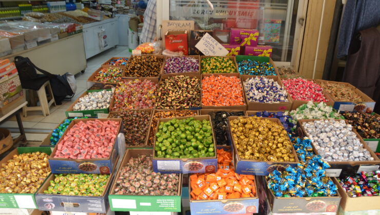 BAYRAM ŞEKERLERİ TEZGAHLARA ÇIKTI