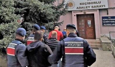 ISPARTA’DA ARANIYORLARDI DENİZLİ’DE YAKALANDILAR