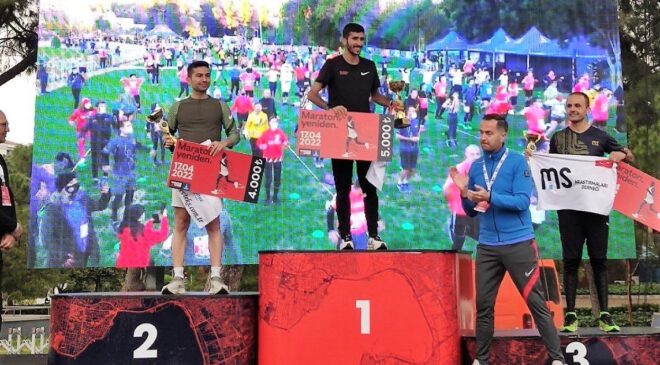 AMATÖR SPORCU İZMİR MARATONUNUN TOZUNU ATTIRDI