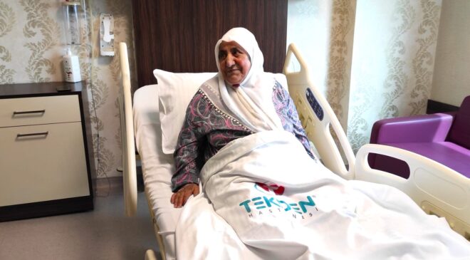 KALP PİLİ OLAN HASTANIN BÖBREĞİNDEKİ 6 SANTİMLİK TAŞLAR TEMİZLENDİ