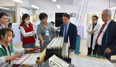 DOSTEK KOLEJİ, KAZAKİSTAN’DAN GELEN ZİYARETÇİLERİNİ AĞIRLADI