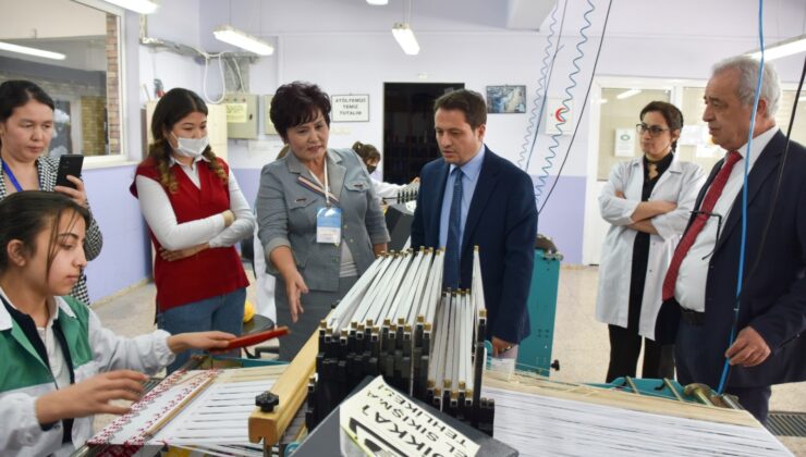 DOSTEK KOLEJİ, KAZAKİSTAN’DAN GELEN ZİYARETÇİLERİNİ AĞIRLADI