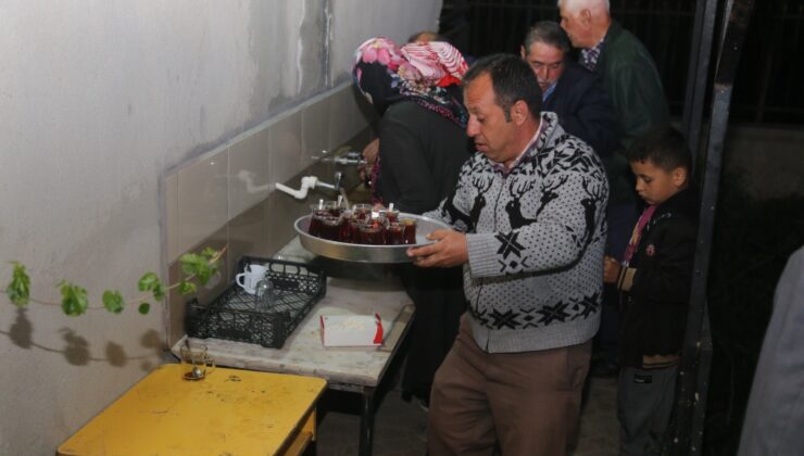 BU ÇEŞMEDEN SU DEĞIL ÇAY AKIYOR